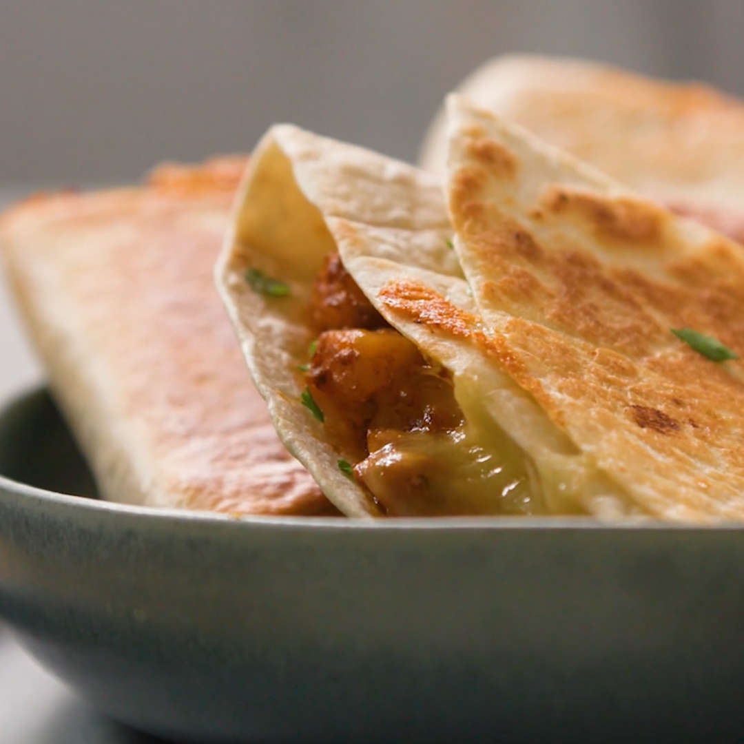 Cheesy Butter Chicken Pockets